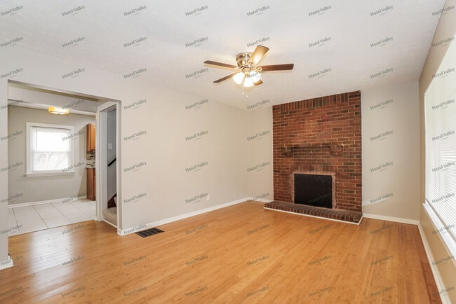 Building Photo - 985 S Yearling Rd