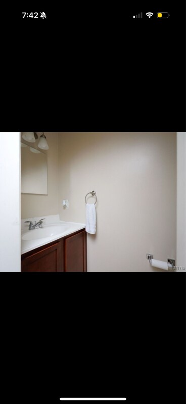 Building Photo - 10029 Ash St