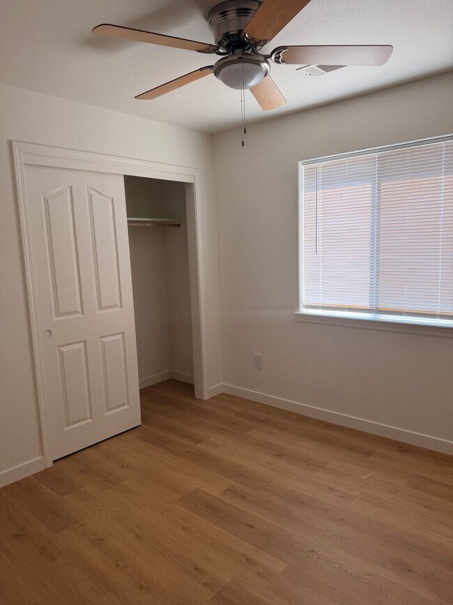 Building Photo - Updated 3-bedroom, 2-bath home in Redding