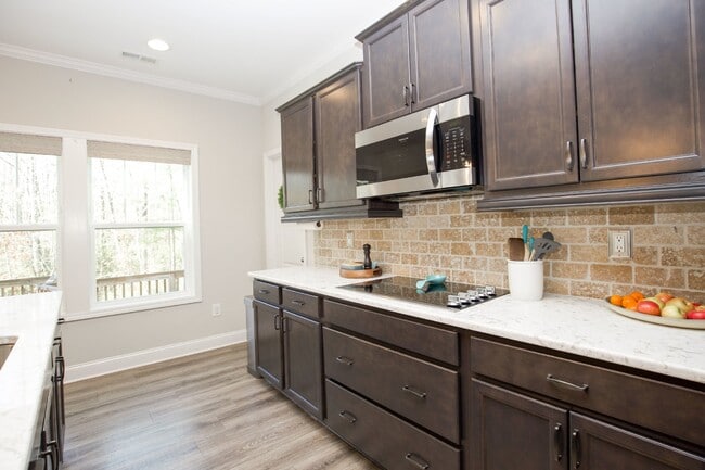 Building Photo - Spacious 5-Bedroom Home with 3 Full Bathrooms in Carthage, NC - Perfect for Your Family!
