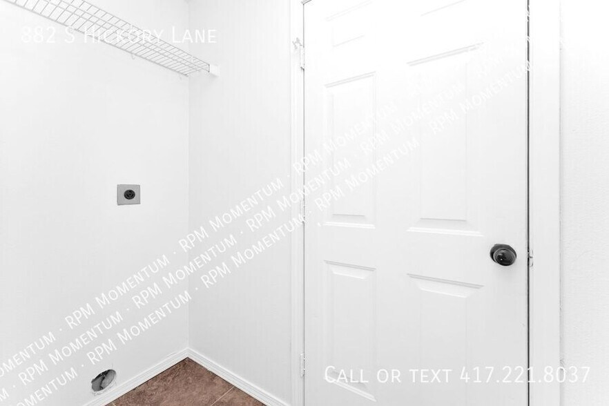 Building Photo - 882 S Hickory Ln