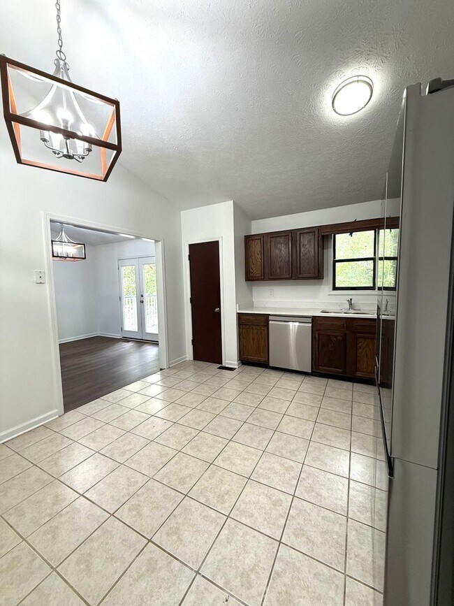 Building Photo - RENOVATED!!!!Great Location with Desirable...