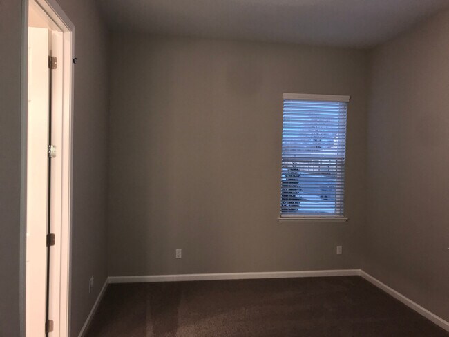 Building Photo - Stunning Like-New Rocklin One Story Home