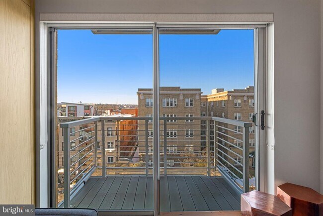 Building Photo - 2550 17th St NW