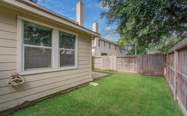 Building Photo - 14543 Bergenia Dr