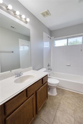 Building Photo - 9961 Delamere Dr