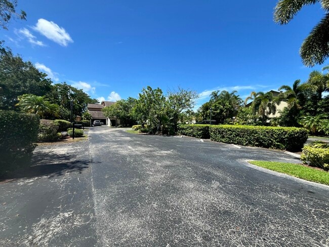 Building Photo - 6480 Contempo Ln