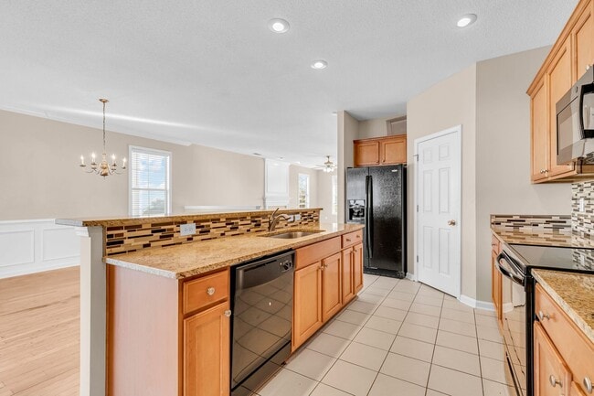 Building Photo - 16 Bushwood Dr