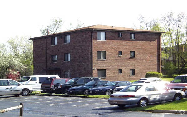 Primary Photo - Willow View Apartments
