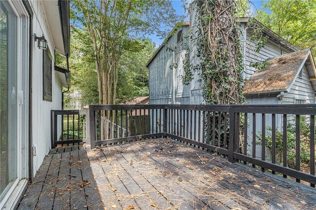 Building Photo - 4922 Glenside Ct