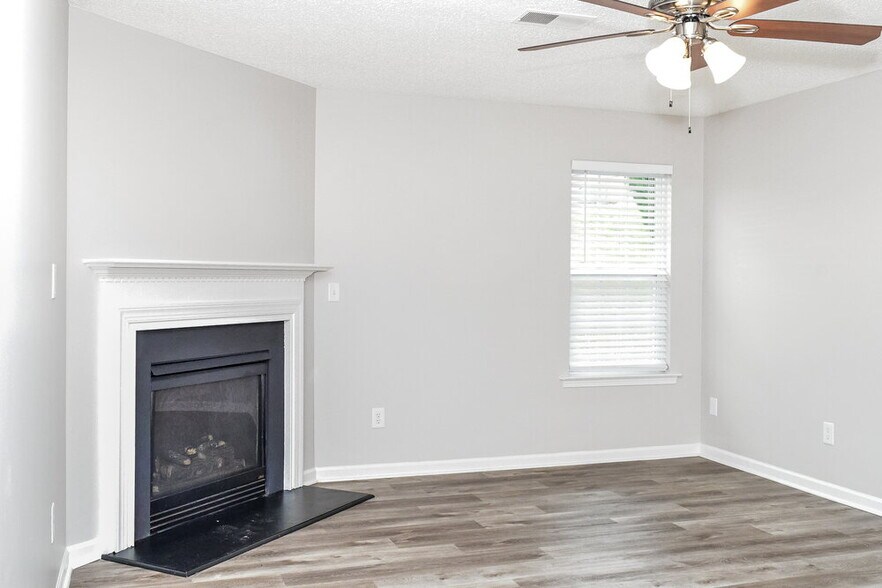 Building Photo - 12805 Coral Sunrise Dr