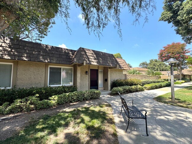 Building Photo - Beautifully Updated 3 Bedroom, 2 Bath with Private Yard