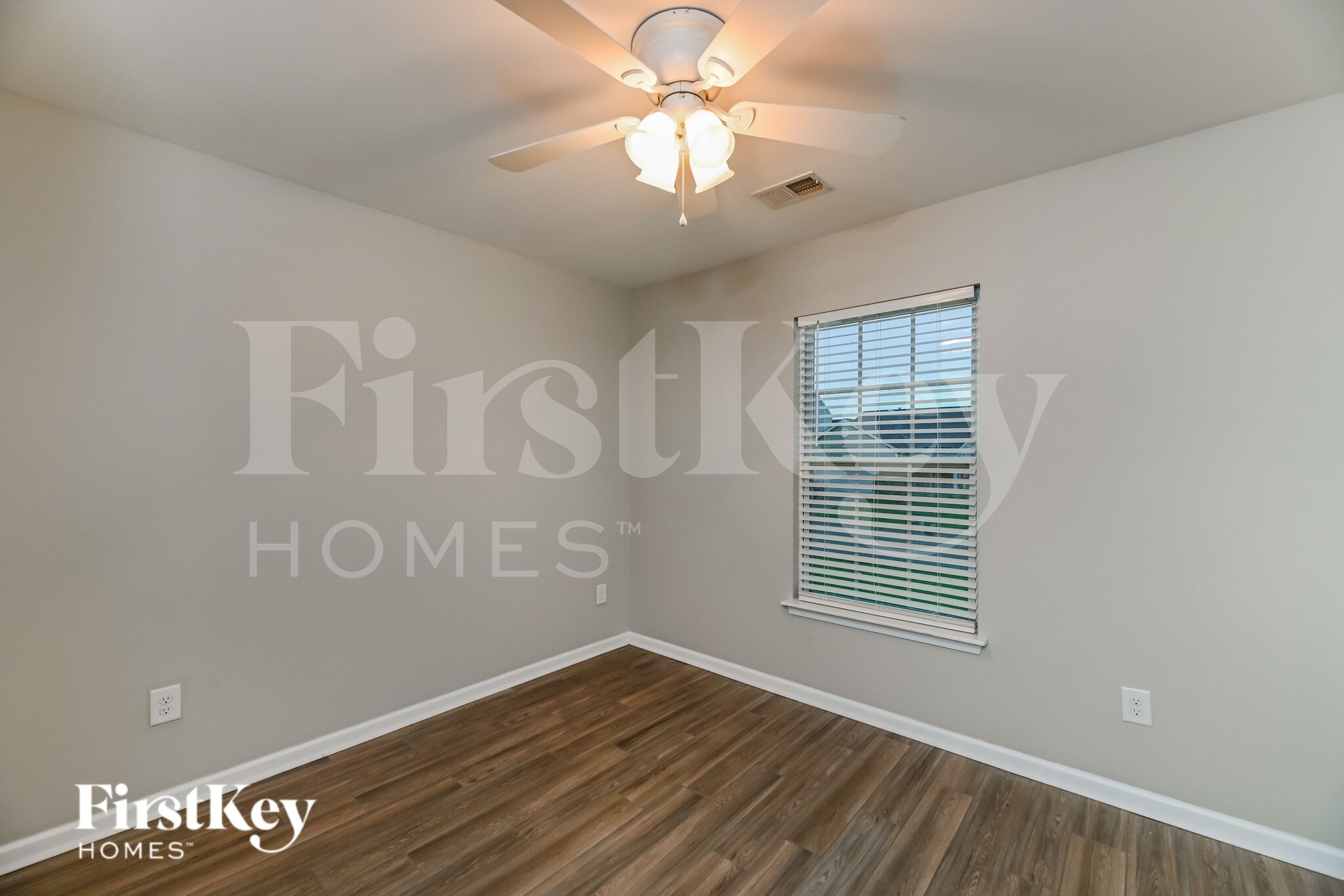 Building Photo - 215 Coosawatchie St