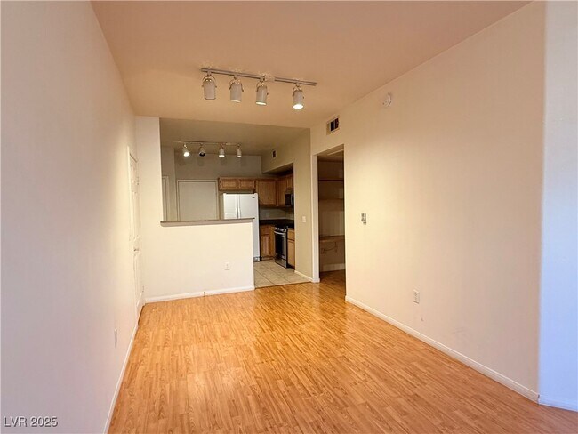 Building Photo - 10001 Peace Way