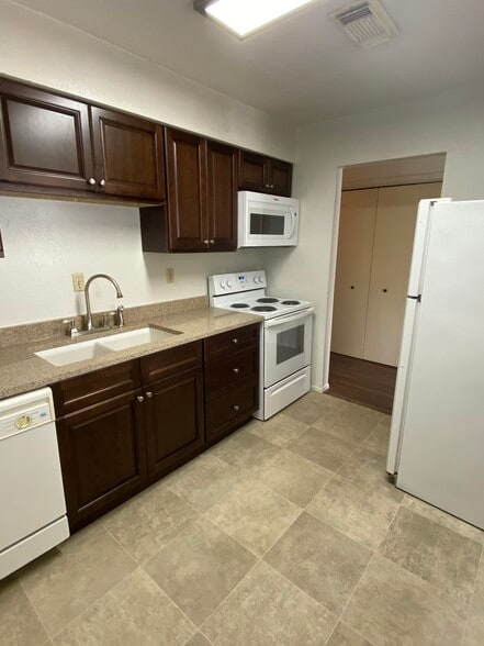 Building Photo - 618 reppert street