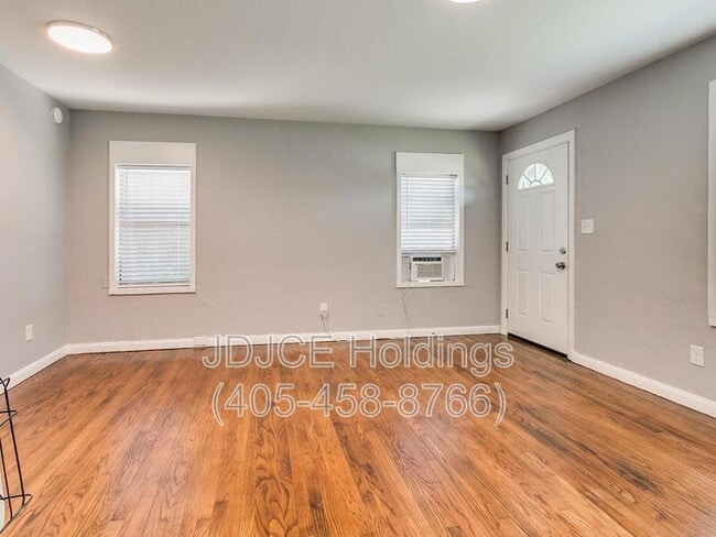 Building Photo - 422 Wilson Dr