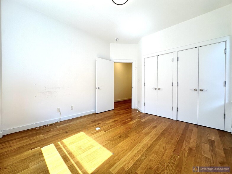 Building Photo - 607 W 137th St