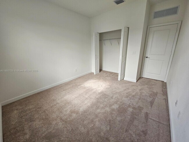 Building Photo - 257 SW 159th Way