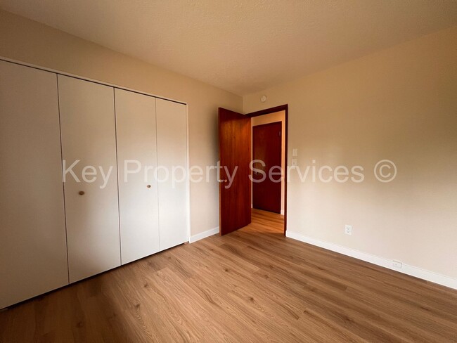 Building Photo - Beautifully Renovated Ranch in Vancouver H...