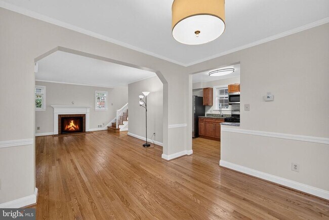 Building Photo - 406 Gilmoure Dr