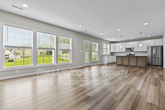 Building Photo - 220 Little Leaf Dr