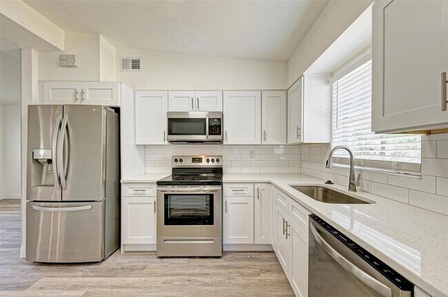 Building Photo - 6703 N 30th St