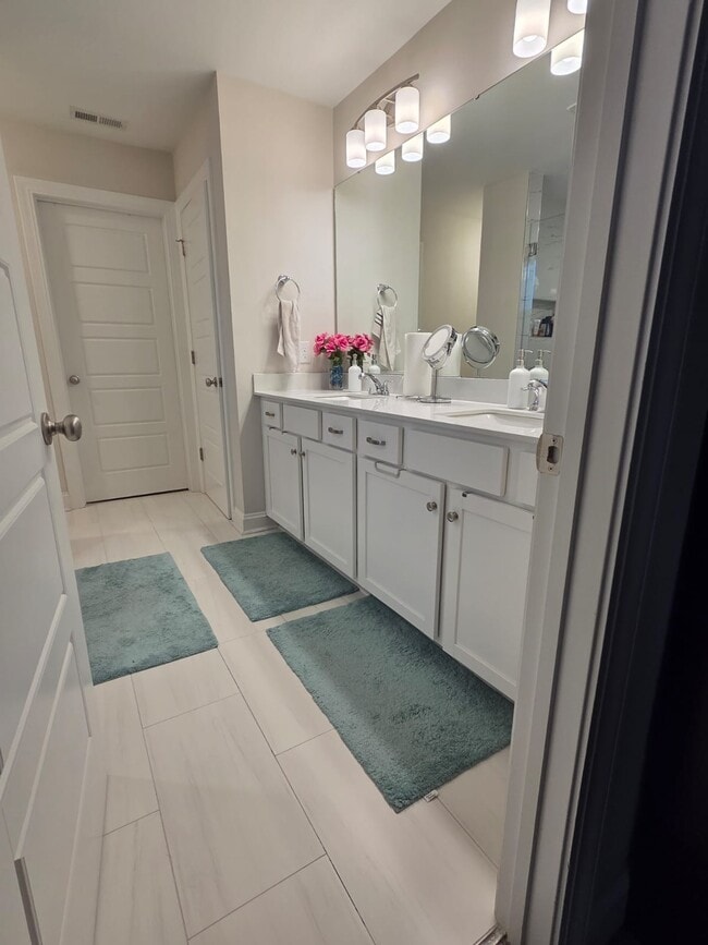 Building Photo - 7 Callen Oak Wy