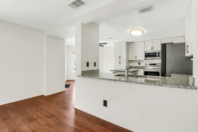 Building Photo - "Discover Your Dream Home: Spacious 3-Bedroom Oasis with Granite Elegance in San Antonio!"