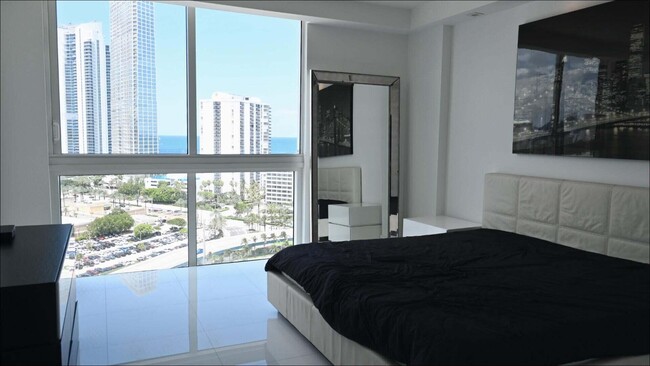 Building Photo - 250 Sunny Isles Blvd