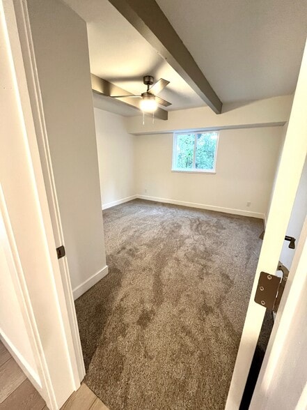 Building Photo - 13642 Brooks Rd