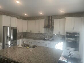 Building Photo - 1529 Paxton Ln