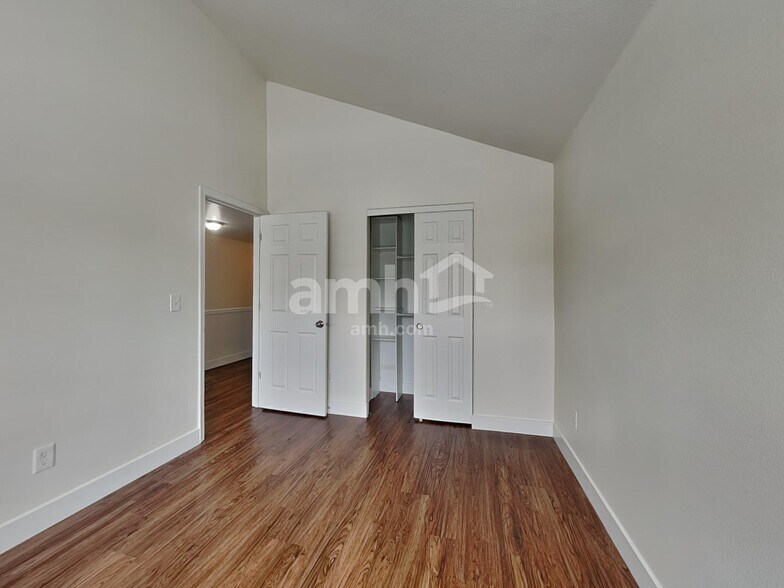 Building Photo - 1318 SW 176th Ter