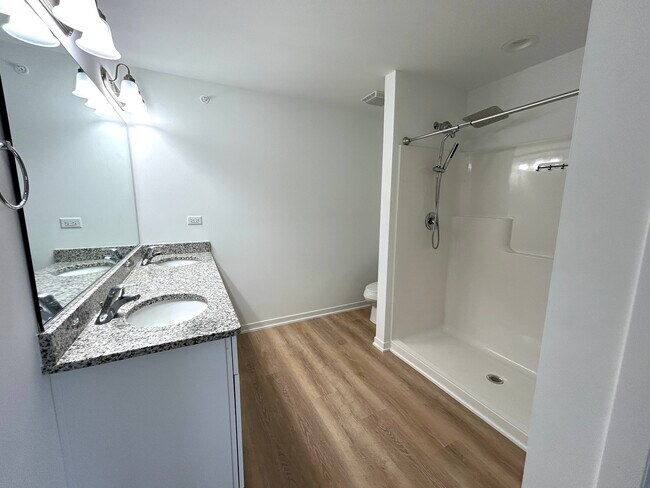 Building Photo - 1123 Gillespie Ln