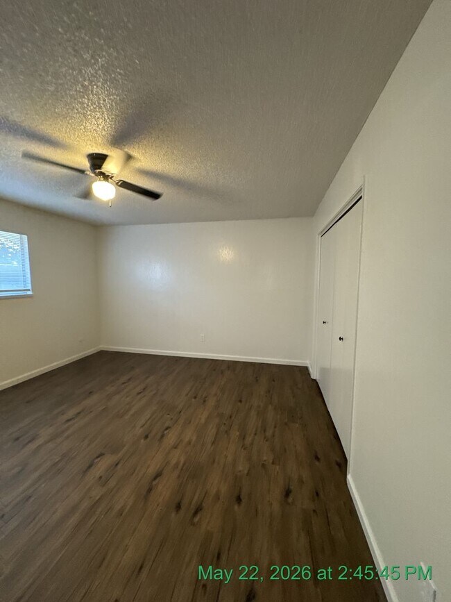 Building Photo - 1566