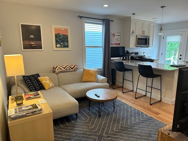 Building Photo - 38 Porter St