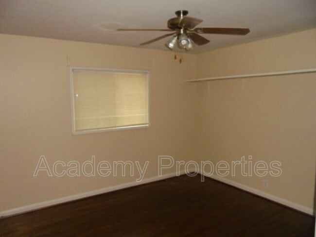 Building Photo - 105 E Mimosa Dr