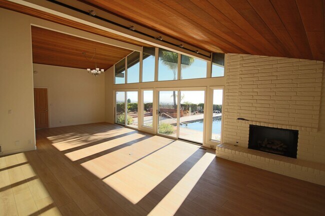 Building Photo - Amazing La Jolla North PB home with panoramic views of the ocean, bay and downtown