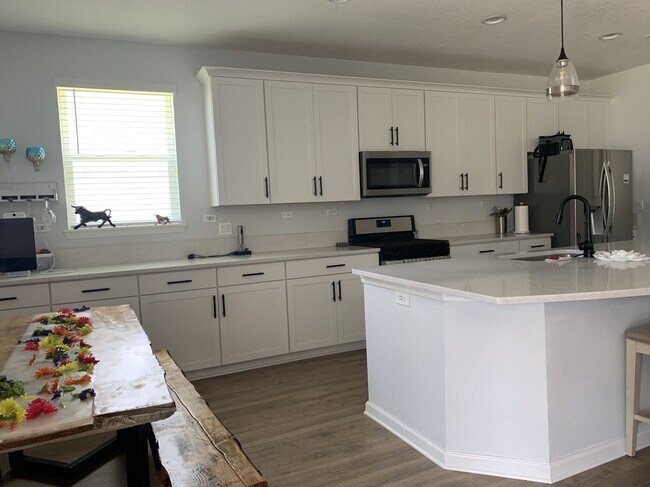 Building Photo - 75451 Sunberry Dr