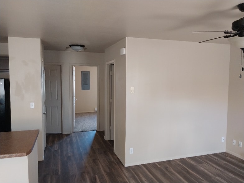 Building Photo - 207 4th St SW