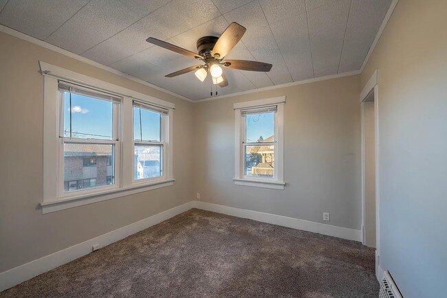 Building Photo - 411 Voorhis St