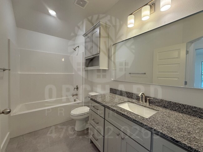 Building Photo - Single-Family Home- 2 Bed/ 2 Bath w/ Hobby...
