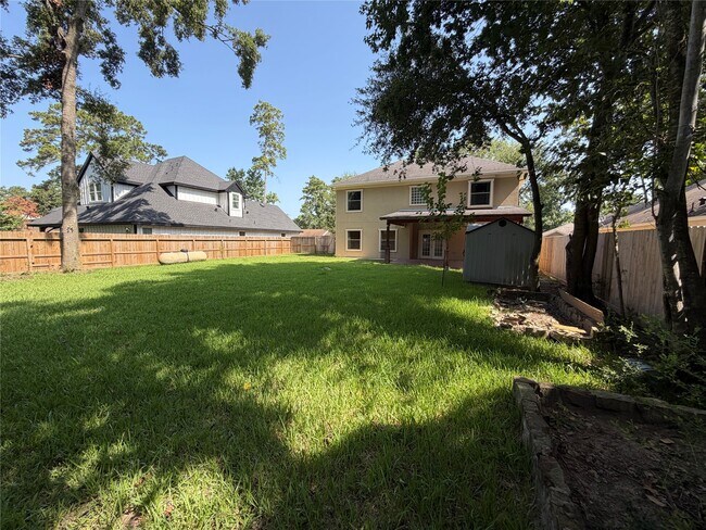 Building Photo - 1523 Glen Oaks Dr