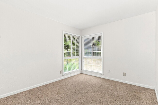 Building Photo - 7205 Dedrick Ct