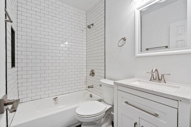 Building Photo - Brand New Remodel - 4BR / 2BA Home in Manchester - In-Unit Laundry, Convenient Location - Availab...