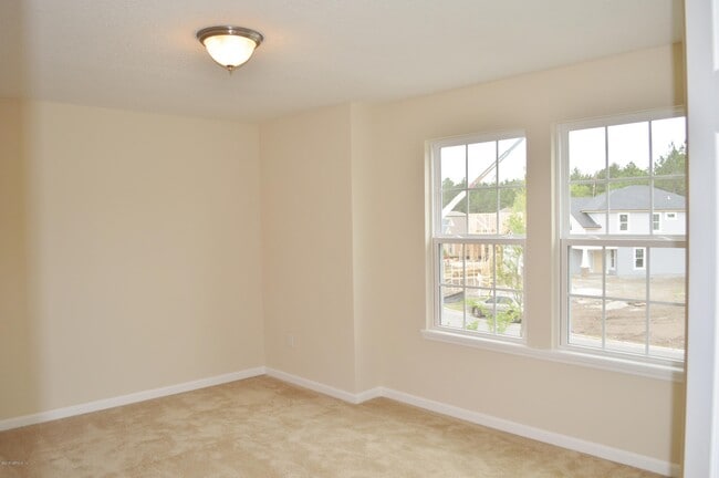 Building Photo - 174 Spring Park Ave