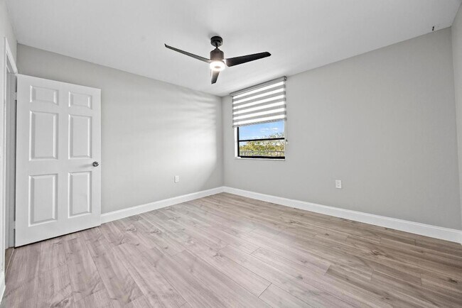 Building Photo - 3716 Whitehall Dr