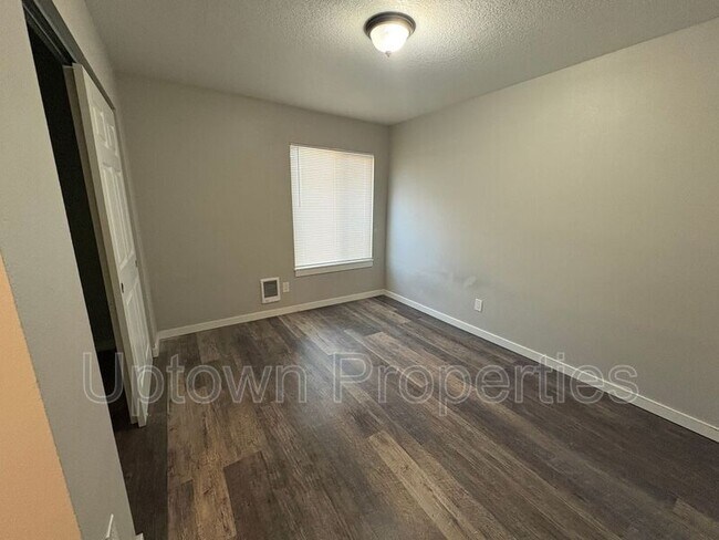 Building Photo - 3421 SW 125th Ave