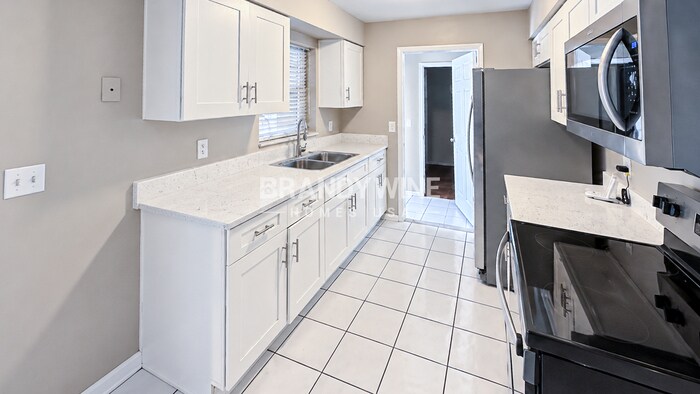 Building Photo - 6311 Fortune Ln