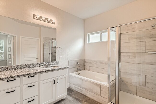 Building Photo - 3 bedroom with office in sought after Copper Canyon Community!