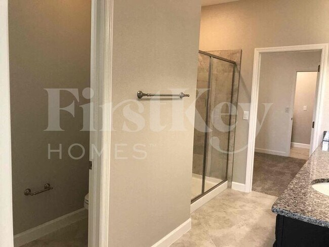 Building Photo - 9835 Ivory Dr